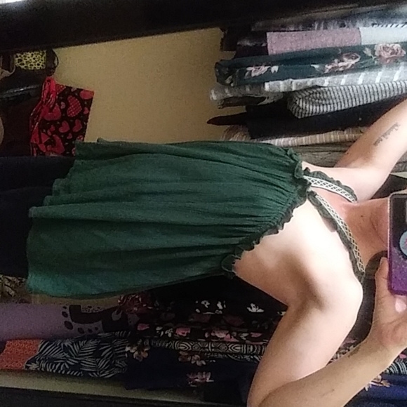 Cold shoulder flowy bohemian tank hunter green - Picture 5 of 5